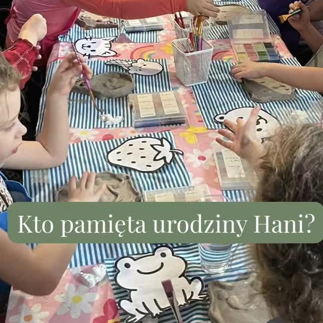 Dzieci podczas warsztatów twórczych